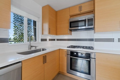 307 4710 Hastings Street, Burnaby, BC, Burnaby — Apartment/Condo for sale