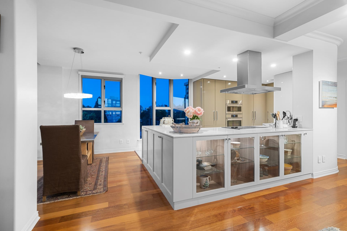 Dining Area Photo of 700 1788 W 13th Avenue, Vancouver, BC