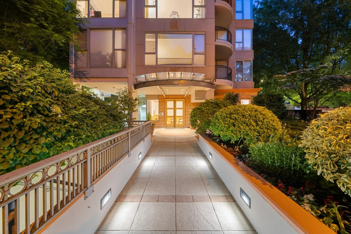 Hallway Photo of 700 1788 W 13th Avenue, Vancouver, BC
