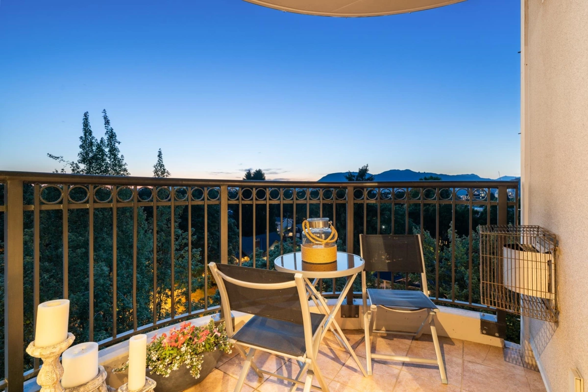 Laundry Room Photo of 700 1788 W 13th Avenue, Vancouver, BC