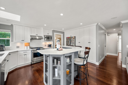 Basement Recreation Room Photo of 5976 Southpark Grove, Surrey, BC