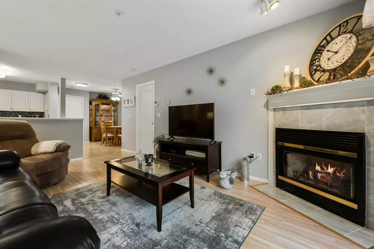 Hallway Photo of 307 45520 Knight Road, Chilliwack, BC