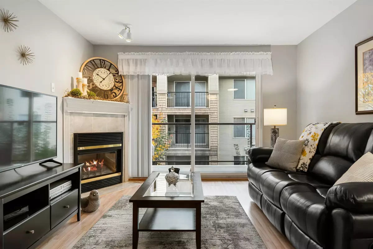 Living Room Photo of 307 45520 Knight Road, Chilliwack, BC