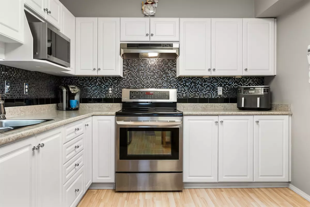 Powder Room Photo of 307 45520 Knight Road, Chilliwack, BC