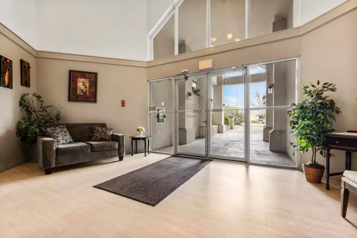 Primary Bathroom Photo of 307 45520 Knight Road, Chilliwack, BC