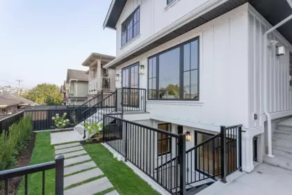 Family Room Photo of 2 4315 Albert Street, Burnaby, BC