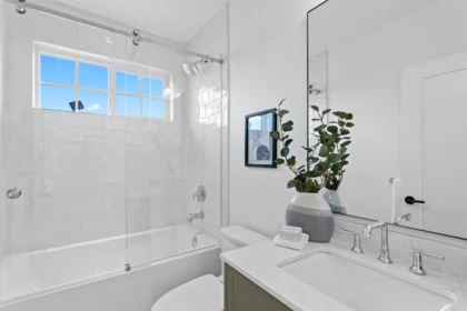 Mudroom Photo of 2 4315 Albert Street, Burnaby, BC