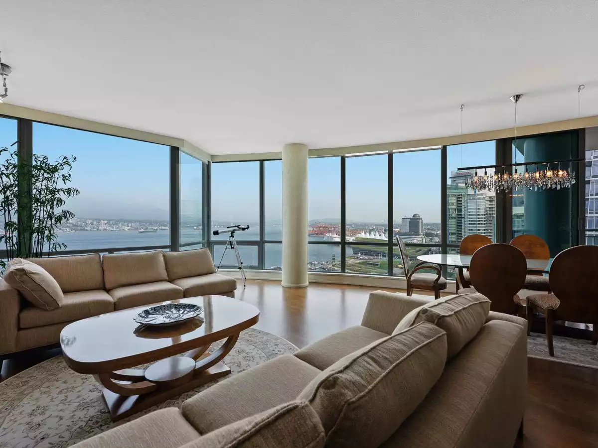 Exterior Rear Photo of 2502 323 Jervis Street, Vancouver, BC