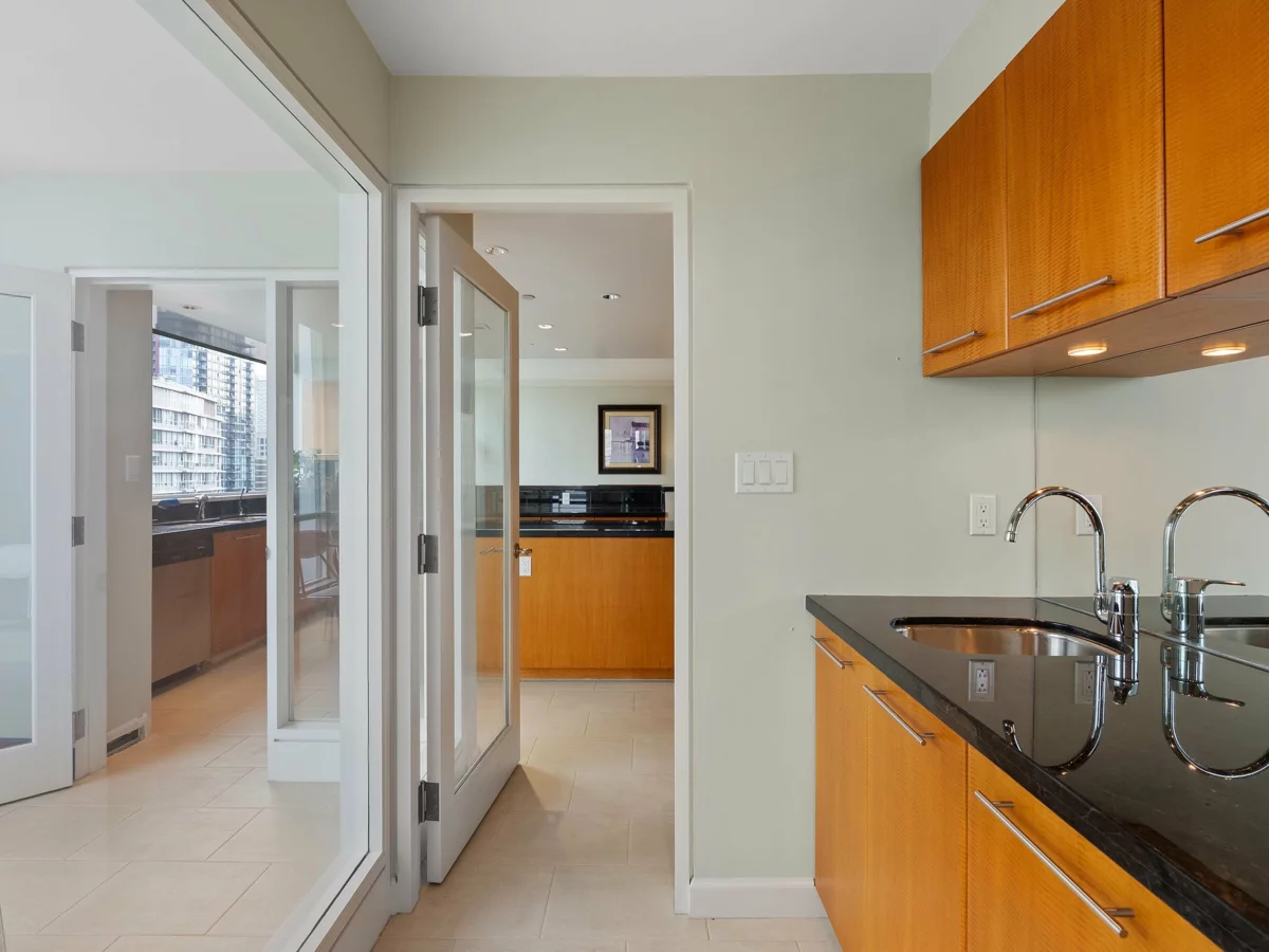 Guest Bathroom Photo of 2502 323 Jervis Street, Vancouver, BC