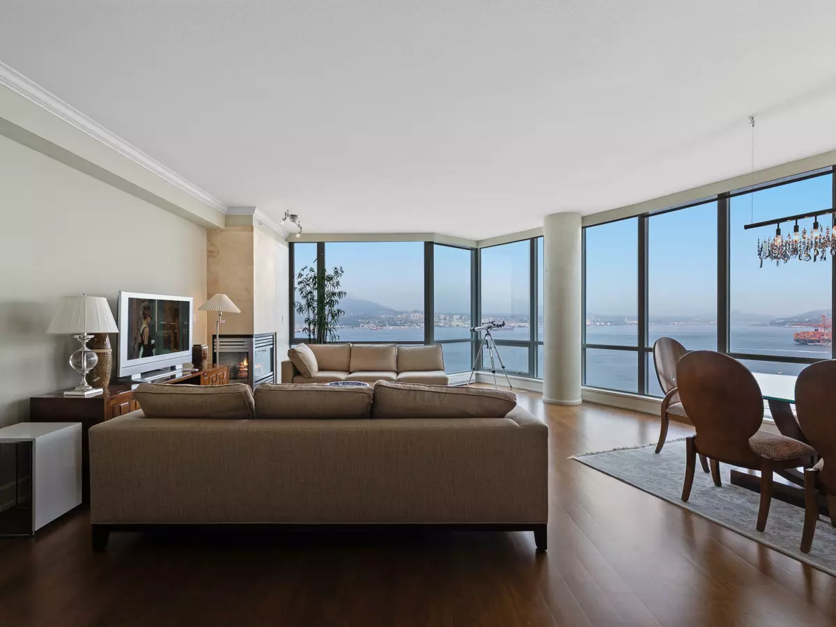 Kitchen Island Photo of 2502 323 Jervis Street, Vancouver, BC