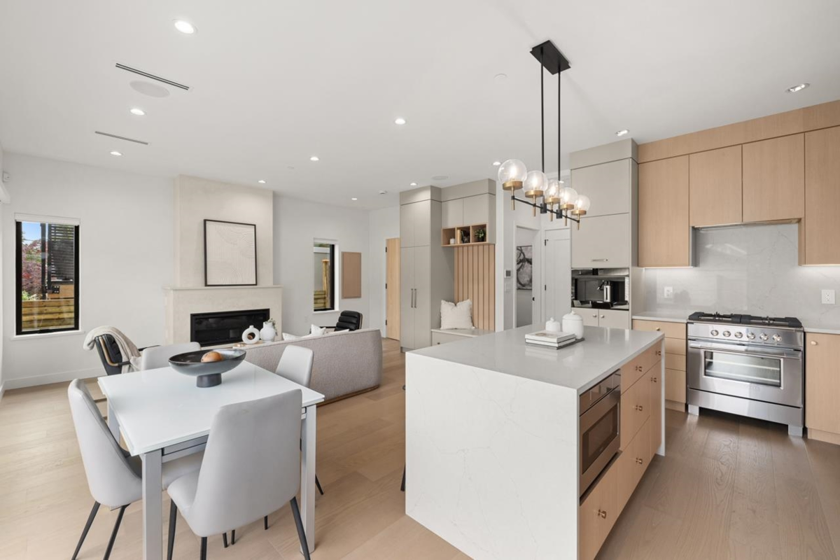 Breakfast Nook Photo of 2 2247 Parker Street, Vancouver, BC