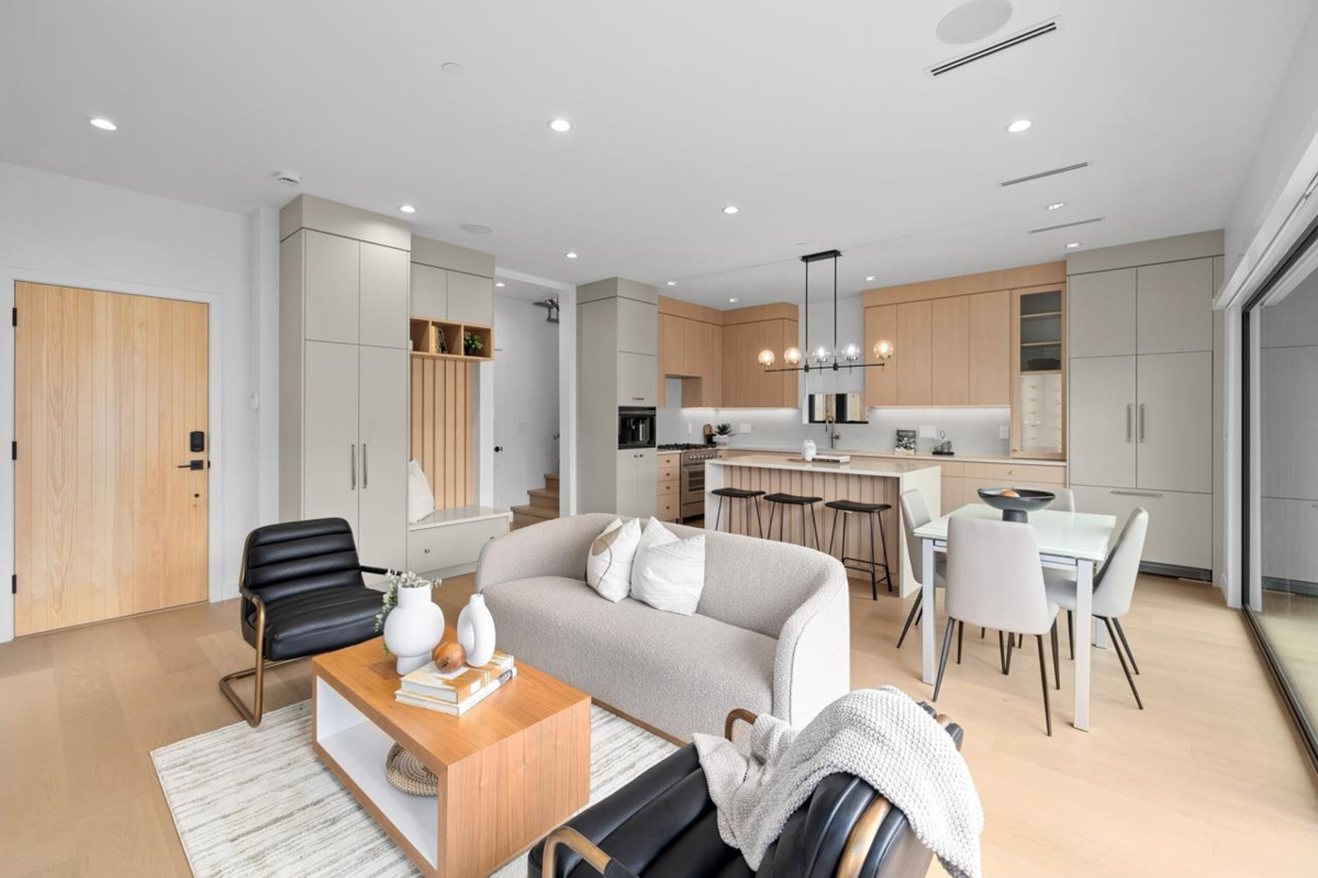 Family Room Photo of 2 2247 Parker Street, Vancouver, BC