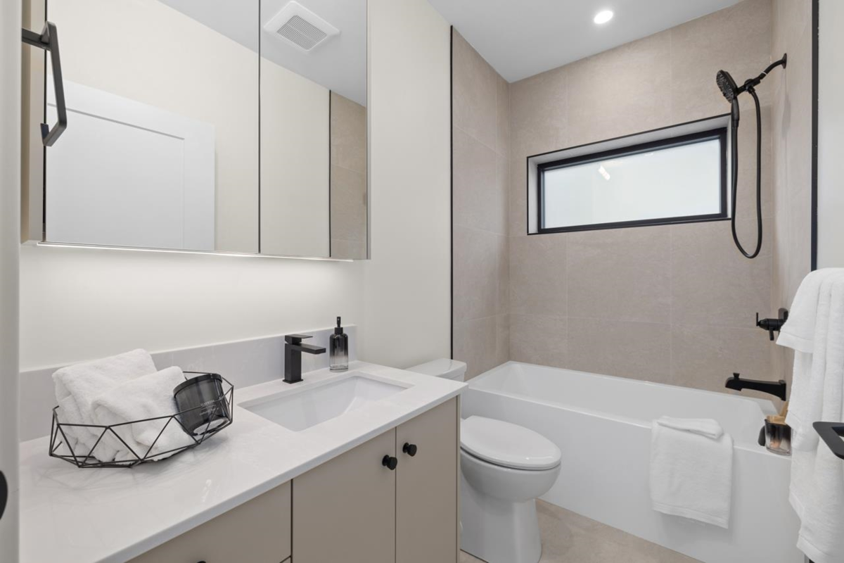 Laundry Room Photo of 2 2247 Parker Street, Vancouver, BC