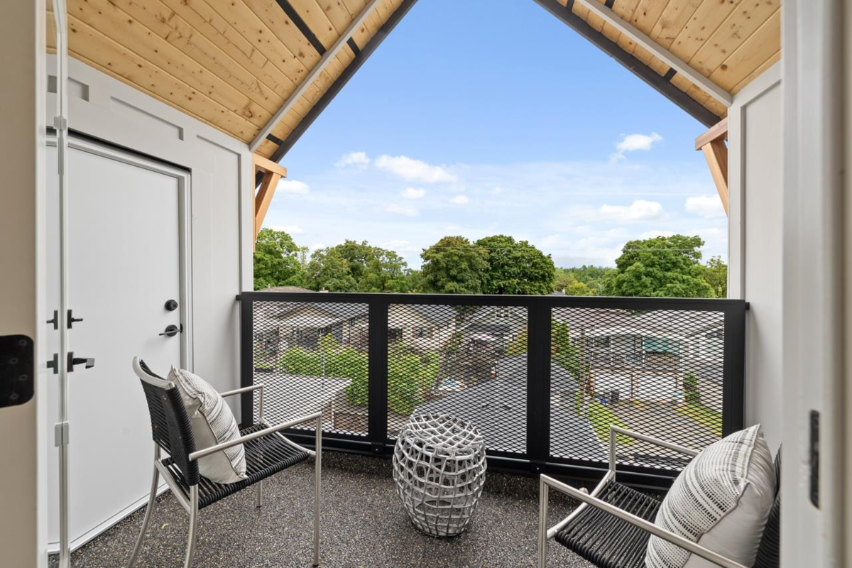 Outdoor Deck Photo of 2 2247 Parker Street, Vancouver, BC