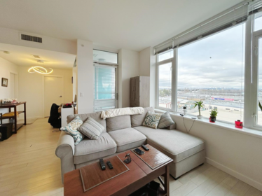 801 5619 Cedarbridge Way, Richmond, BC, Richmond — Apartment/Condo for sale