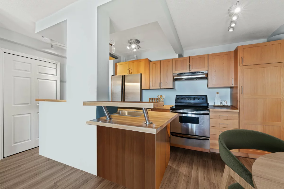 Kitchen Island Photo of 2301 1850 Comox Street, Vancouver, BC