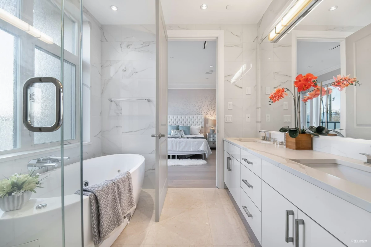 Entry Foyer Photo of 3537 W 18th Avenue, Vancouver, BC