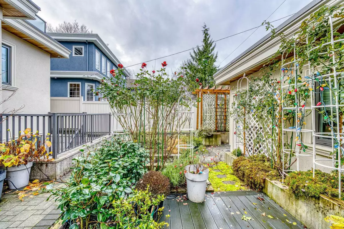 Hot Tub / Spa Photo of 3537 W 18th Avenue, Vancouver, BC