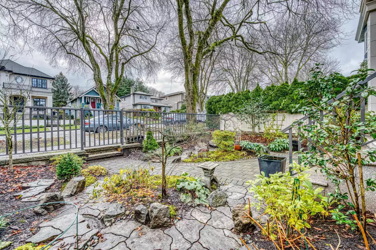 Living Room Photo of 3537 W 18th Avenue, Vancouver, BC