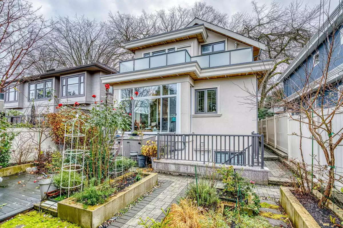 Swimming Pool Photo of 3537 W 18th Avenue, Vancouver, BC