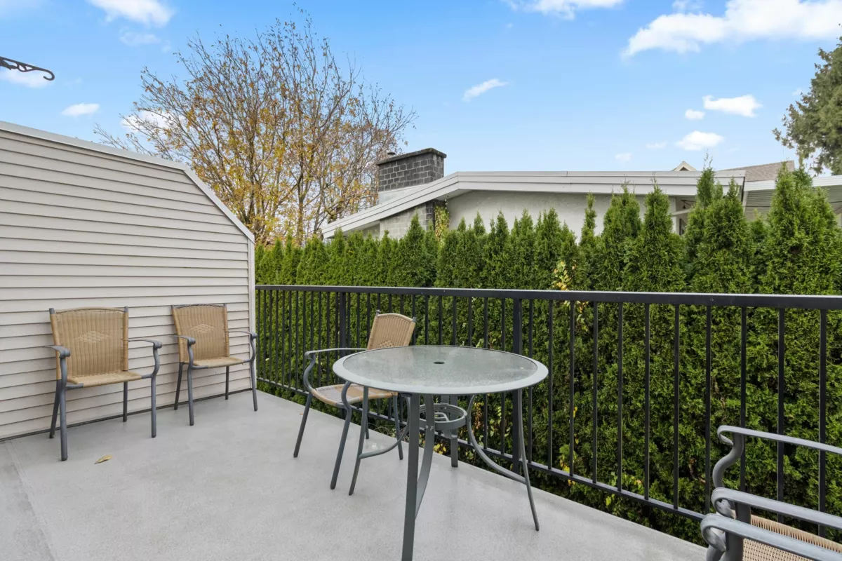 Hallway Photo of 2 9140 Hazel Street, Chilliwack, BC