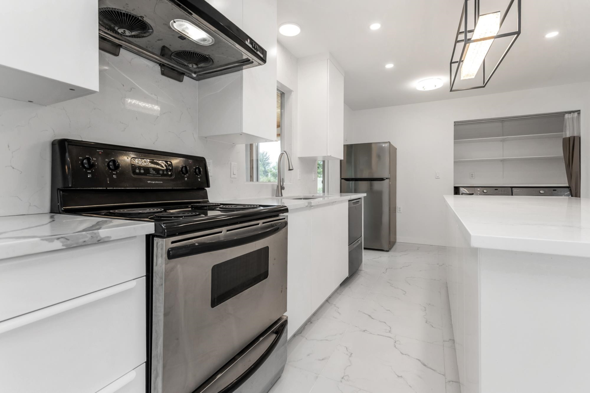 Breakfast Nook Photo of 6423 Tyson Road, Chilliwack, BC