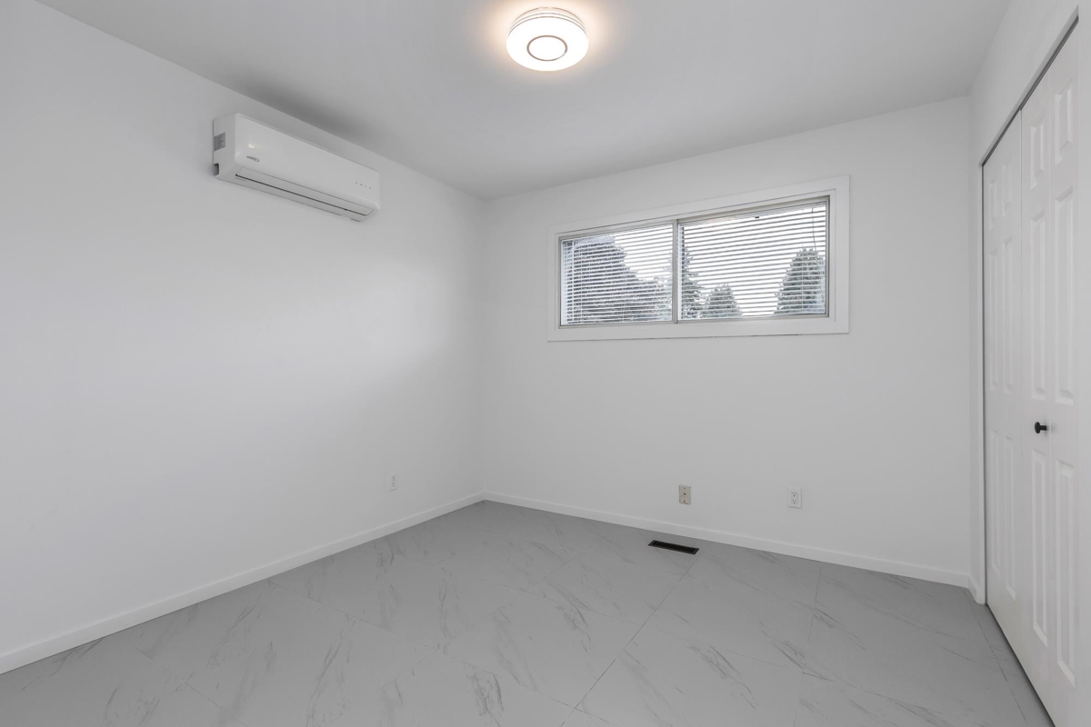 Hallway Photo of 6423 Tyson Road, Chilliwack, BC