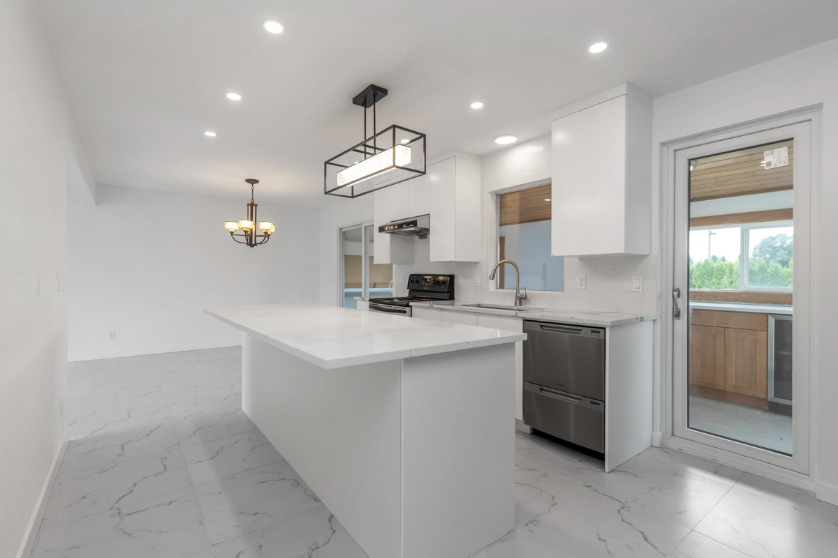 Kitchen Photo of 6423 Tyson Road, Chilliwack, BC