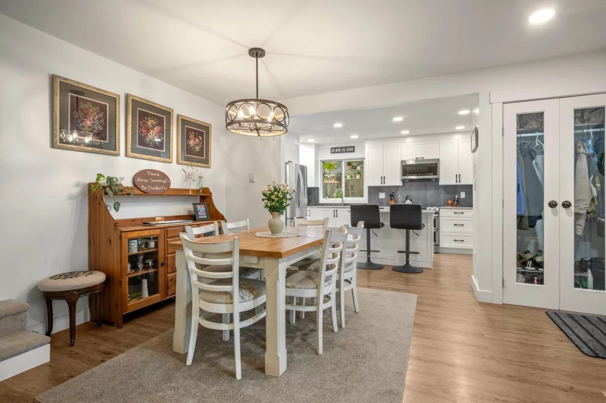 Family Room Photo of 23211 St Andrews Avenue, Langley, BC