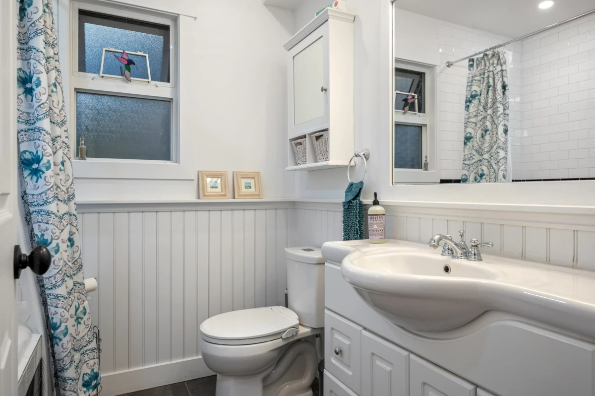 Mudroom Photo of 23211 St Andrews Avenue, Langley, BC