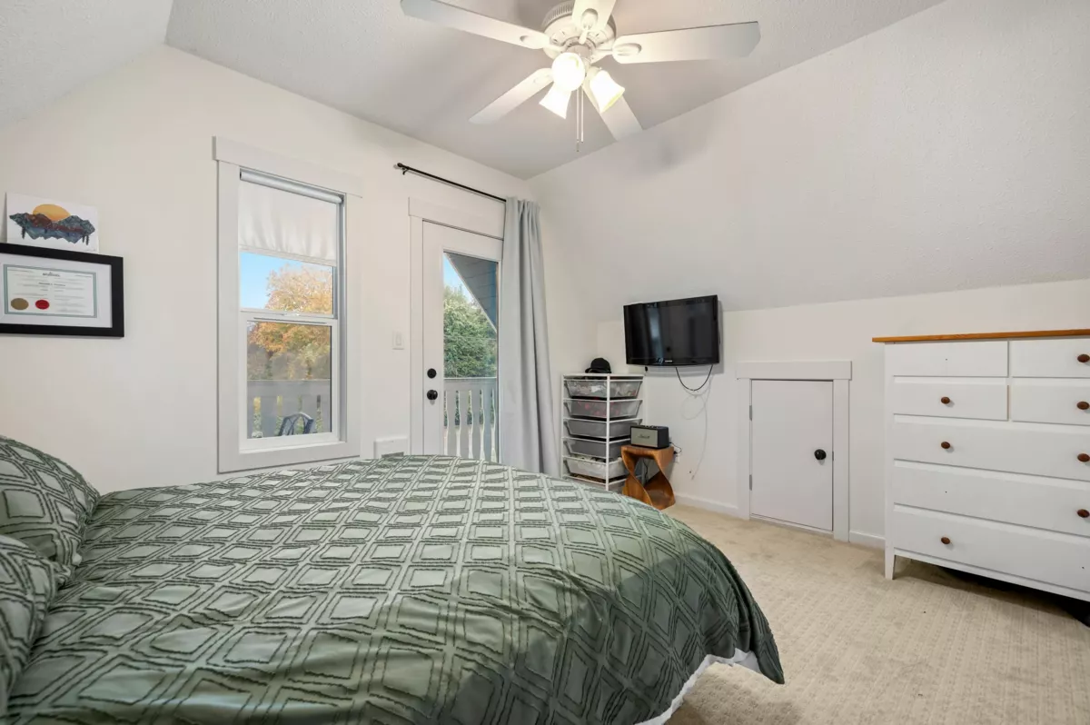 Staircase Photo of 23211 St Andrews Avenue, Langley, BC