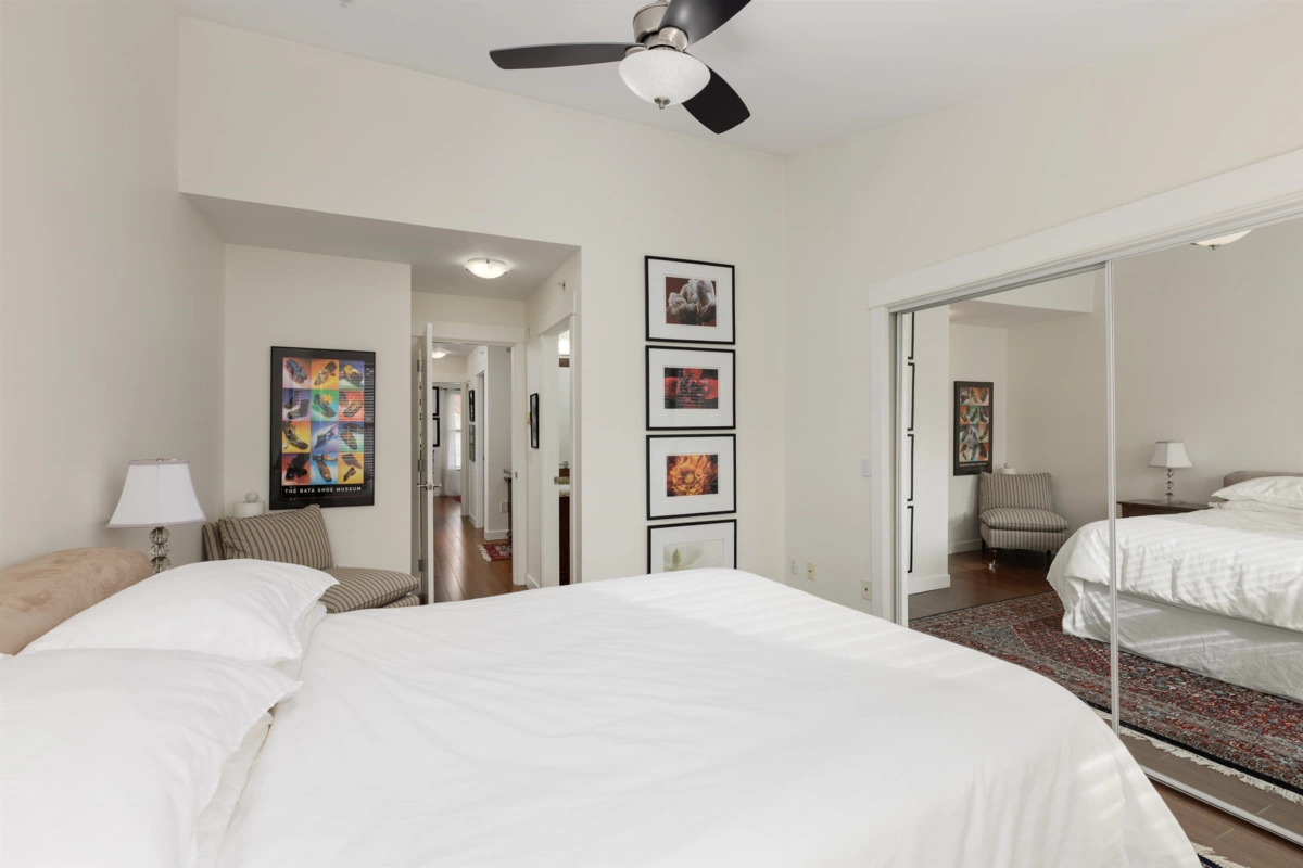 Garage Interior Photo of 4 307 E 15th Street, North Vancouver, BC