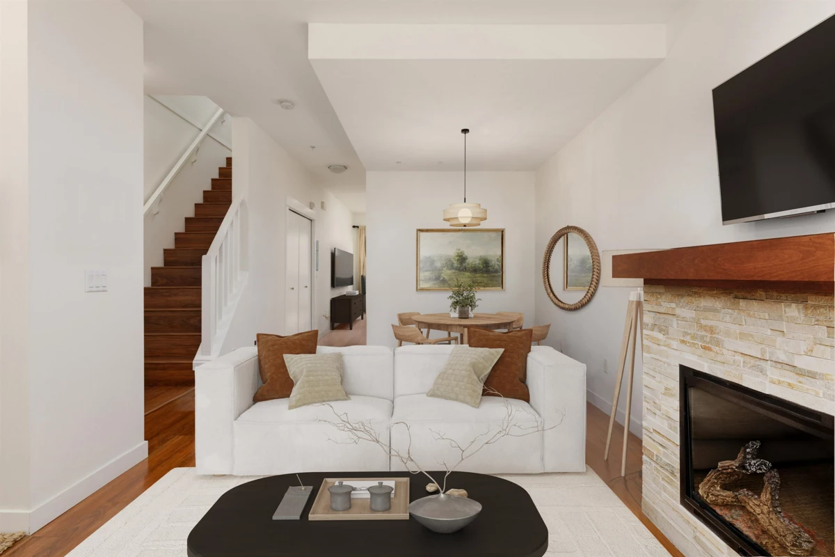 Pantry Photo of 4 307 E 15th Street, North Vancouver, BC