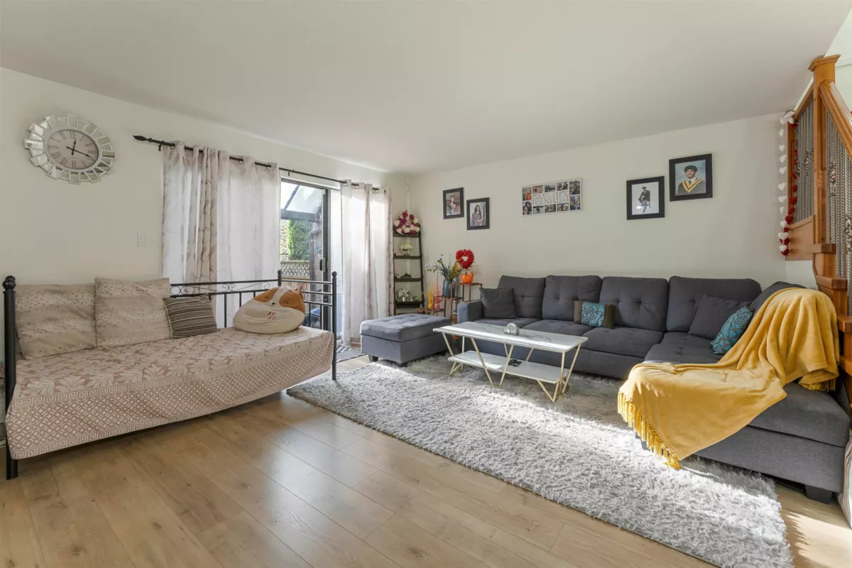 Breakfast Nook Photo of 21 7521 140 Street, Surrey, BC