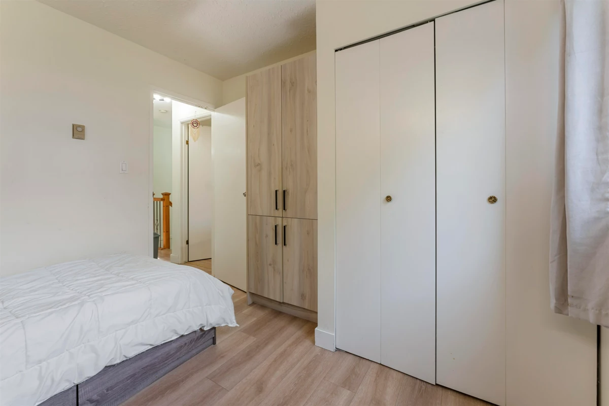 Entry Foyer Photo of 21 7521 140 Street, Surrey, BC