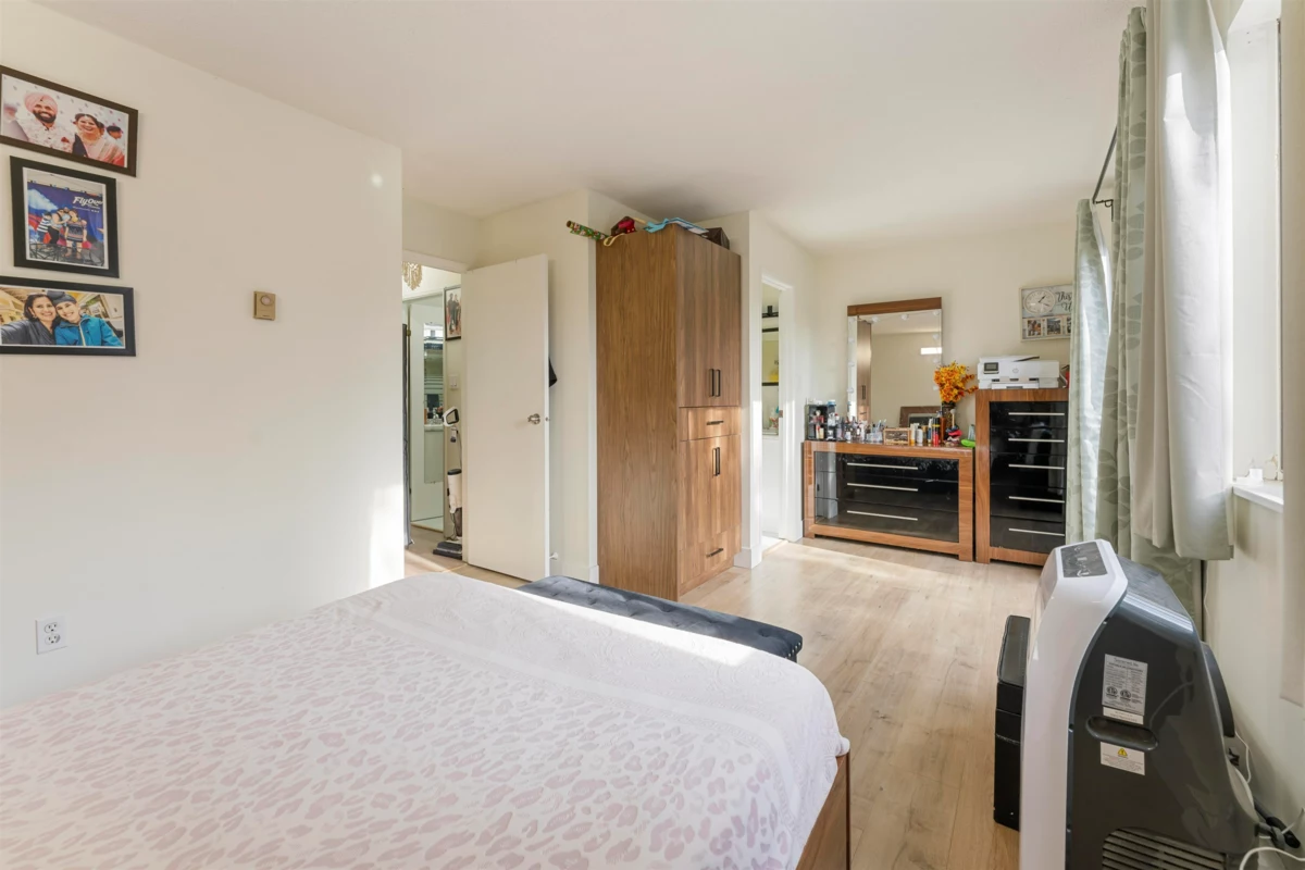 Guest Bathroom Photo of 21 7521 140 Street, Surrey, BC