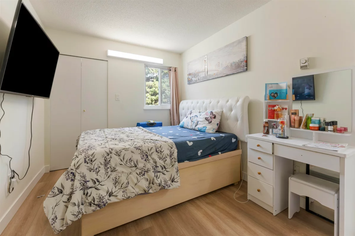 Laundry Room Photo of 21 7521 140 Street, Surrey, BC