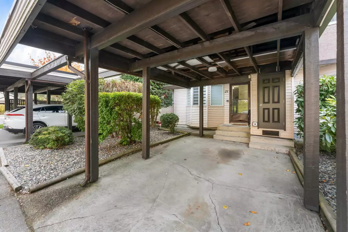 Living Room Photo of 21 7521 140 Street, Surrey, BC