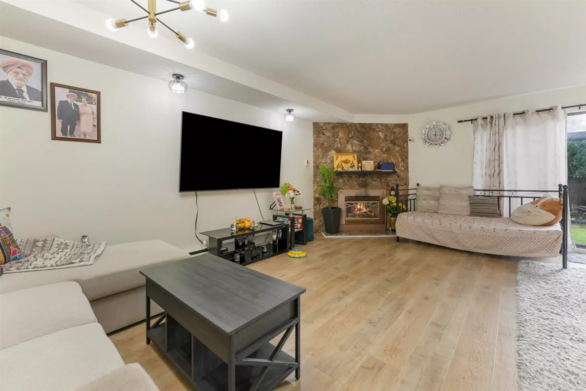 Pantry Photo of 21 7521 140 Street, Surrey, BC