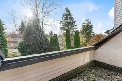 Powder Room Photo of 21 7521 140 Street, Surrey, BC