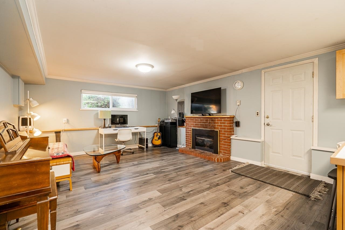 Laundry Room Photo of 428 Midvale Street, Coquitlam, BC