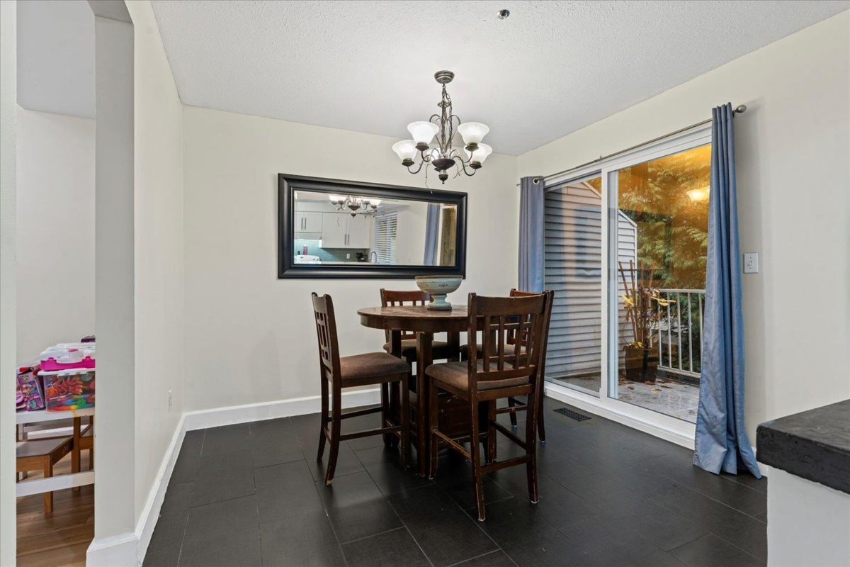 Breakfast Nook Photo of 15 3087 Immel Street, Abbotsford, BC