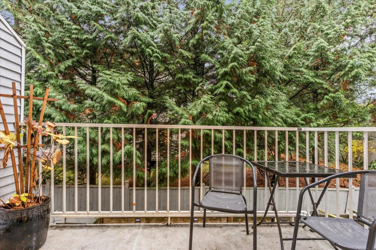 Entry Foyer Photo of 15 3087 Immel Street, Abbotsford, BC