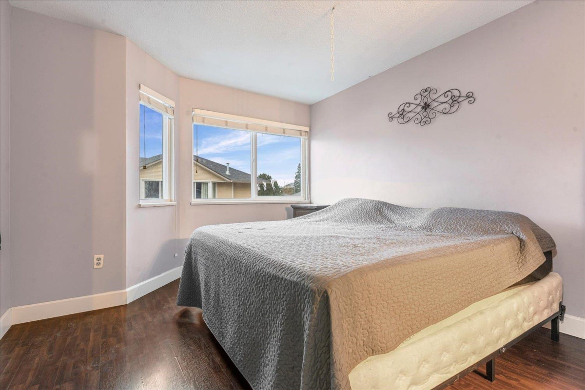 Guest Bathroom Photo of 15 3087 Immel Street, Abbotsford, BC