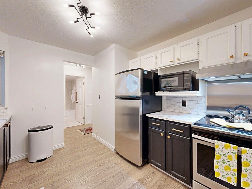 Pantry Photo of 106 1467 Martin Street, White Rock, BC