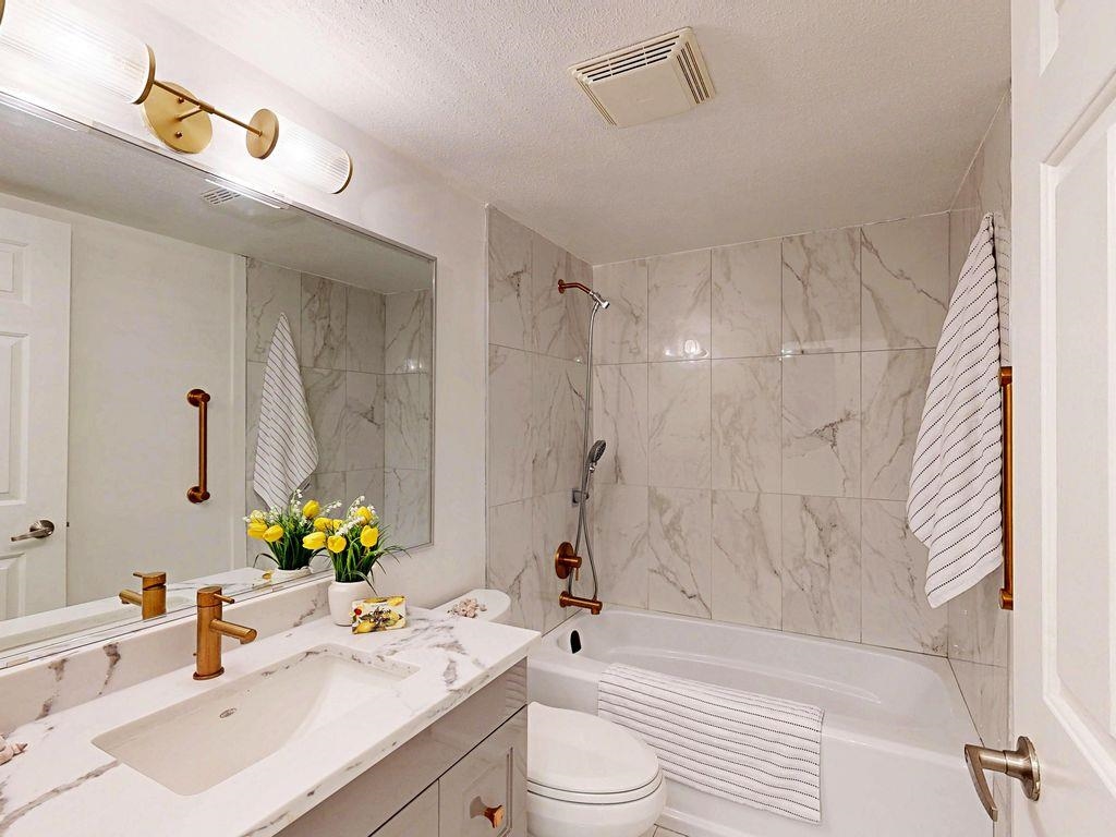 Walk-In Closet Photo of 106 1467 Martin Street, White Rock, BC