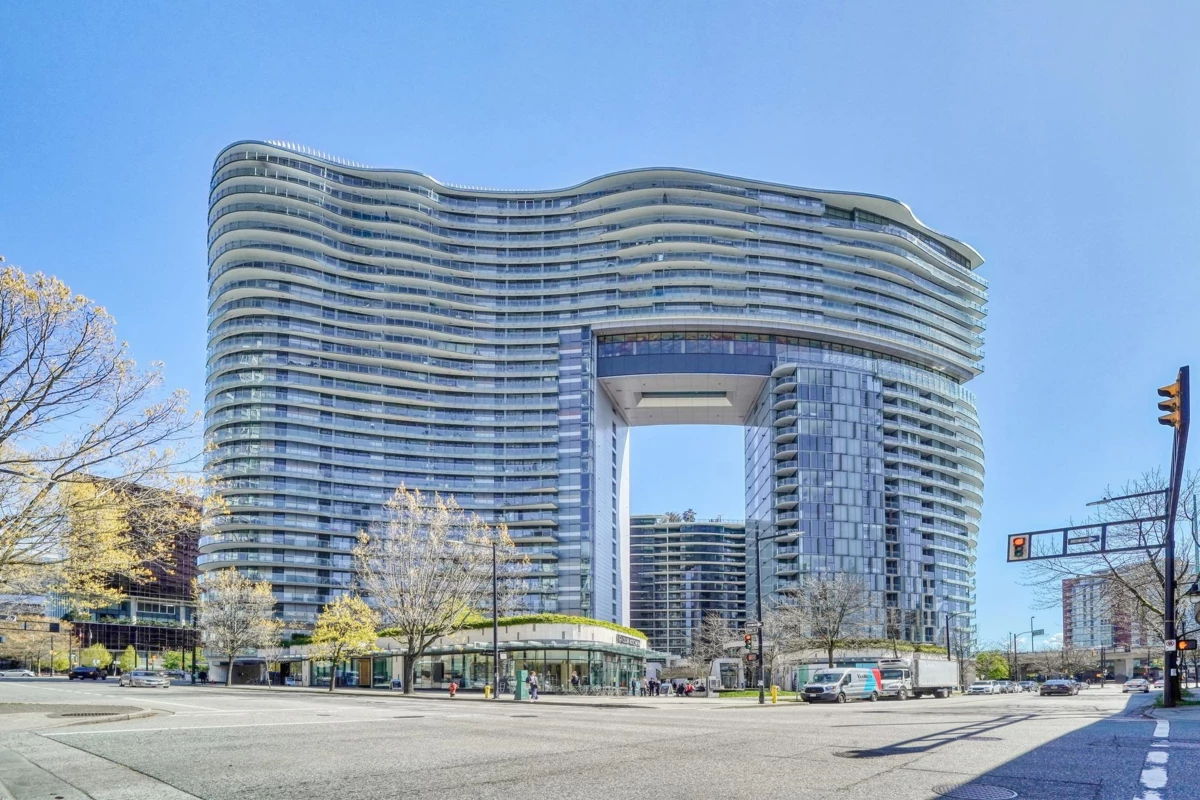 Backyard Photo of 2006 89 Nelson Street, Vancouver, BC