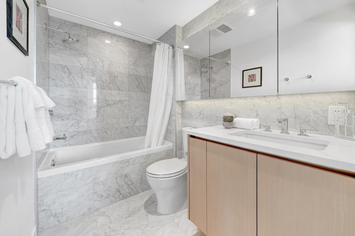 Breakfast Nook Photo of 2006 89 Nelson Street, Vancouver, BC