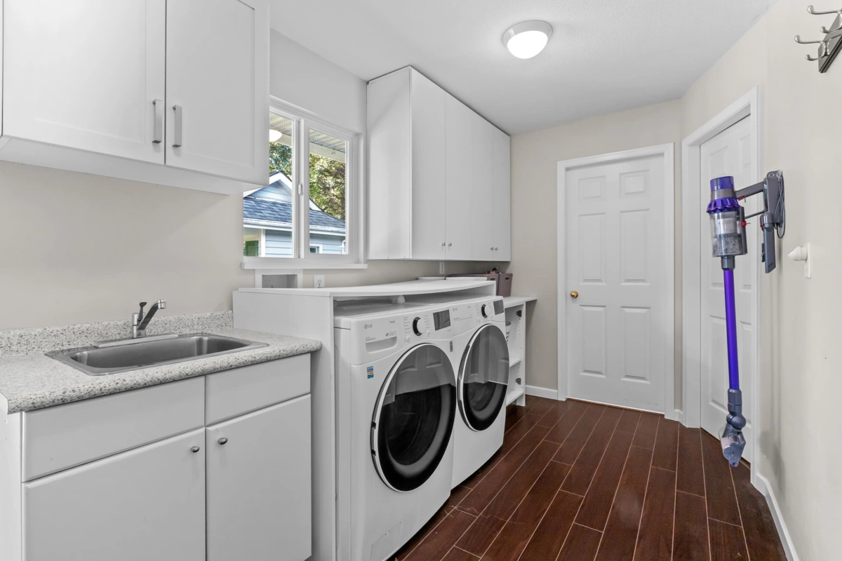 Basement Recreation Room Photo of 14273 26 Avenue, Surrey, BC