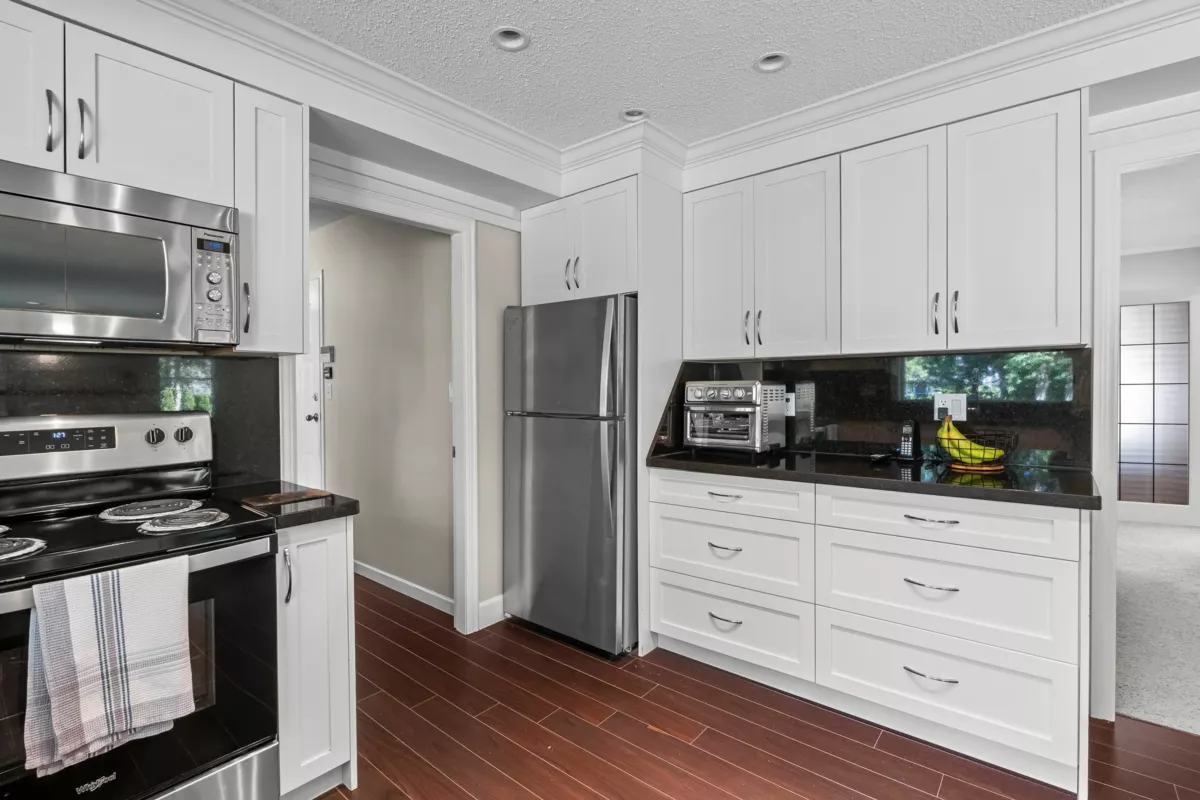 Guest Bathroom Photo of 14273 26 Avenue, Surrey, BC